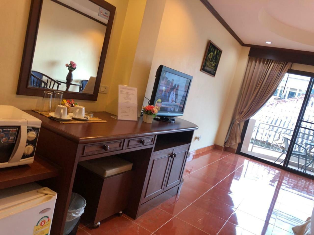 Ban Tyrol Hotel Patong Exterior photo